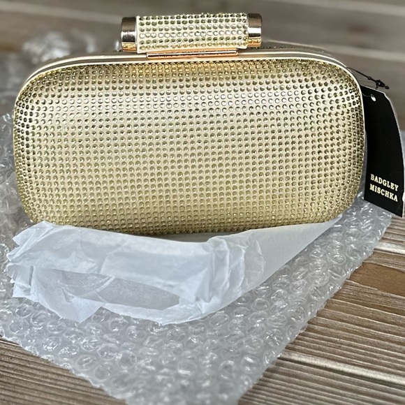 ‼️RARE‼️🎸💯AUTH. Badgley Mischka🎸🔥NWT🔥Gold Embellished Convertible Clutch